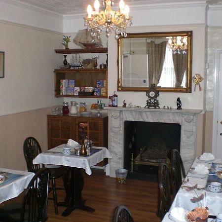 Melville Lodge Gatwick 霍利 外观 照片