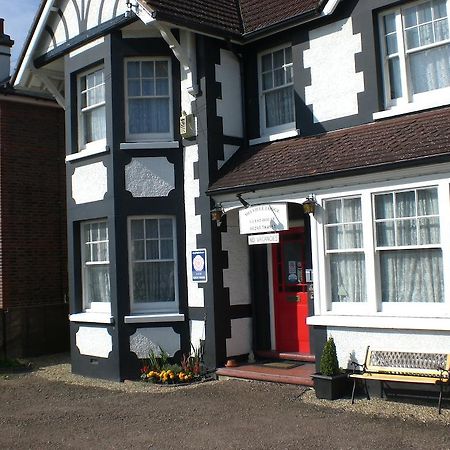 Melville Lodge Gatwick 霍利 外观 照片