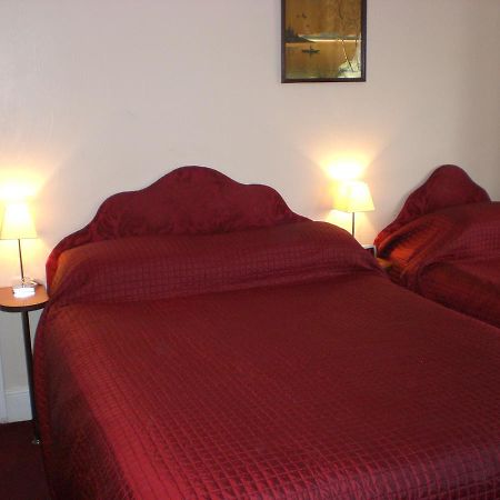 Melville Lodge Gatwick 霍利 客房 照片