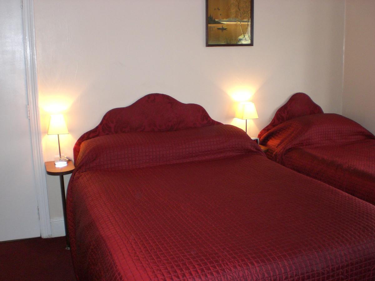 Melville Lodge Gatwick 霍利 客房 照片